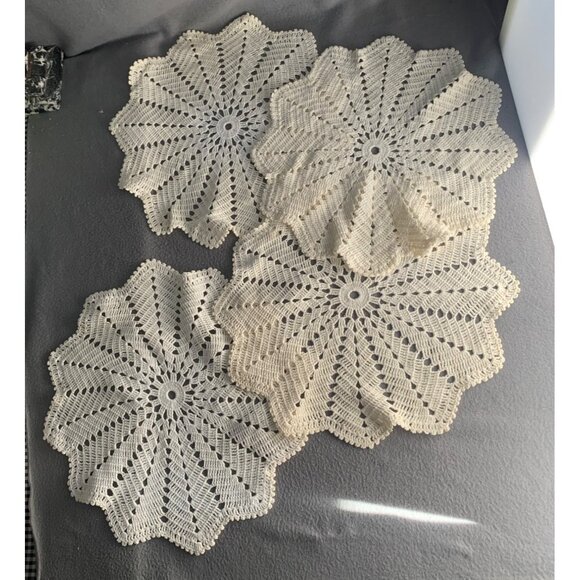 Vintage Crochet Lace Doilies Set of 4 Round 13" Off-White Decorative Table Mats - Picture 1 of 13